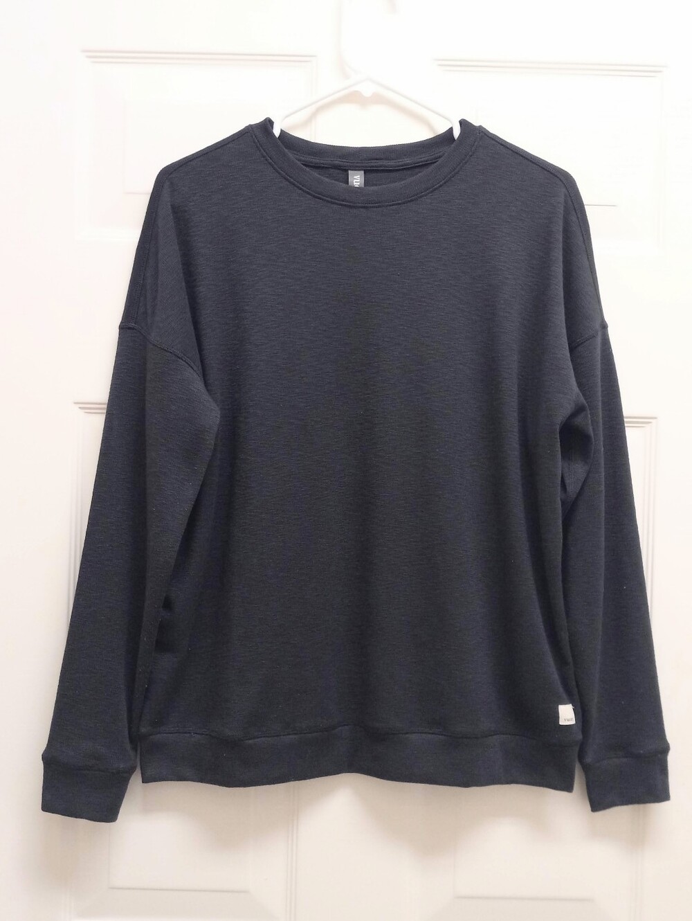 Vuori Womens Long Sleeve Sunrise Crew Shirt Black XS Performance Knit VW1048